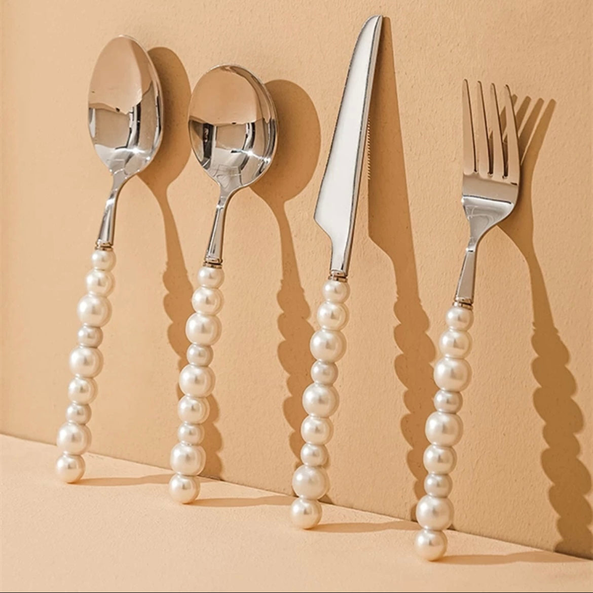 Pearl Cutlery Set (4 pieces)