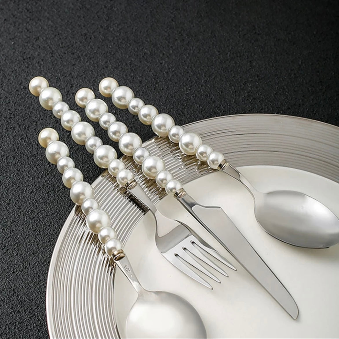 Pearl Cutlery Set (4 pieces)